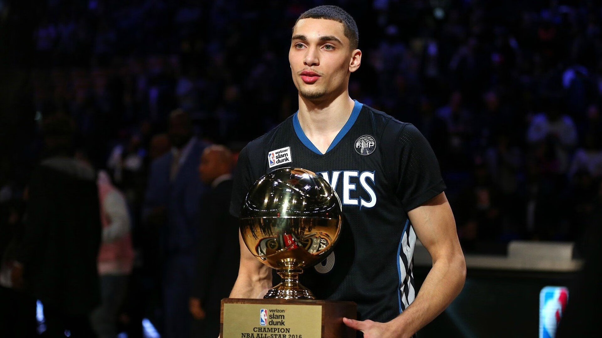 《王者荣耀》荣耀之路线上决赛盛大开启，热血对抗点燃全民热潮